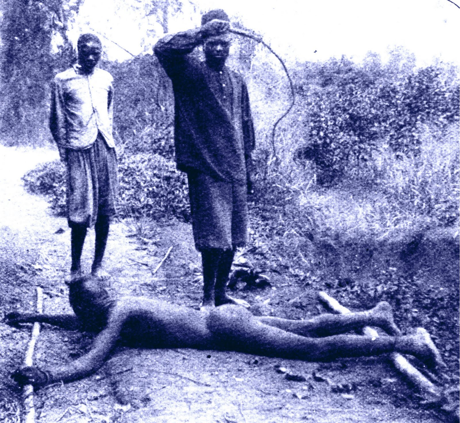 Castigos corporales en el Congo belga durante el reinado de Leopoldo II.