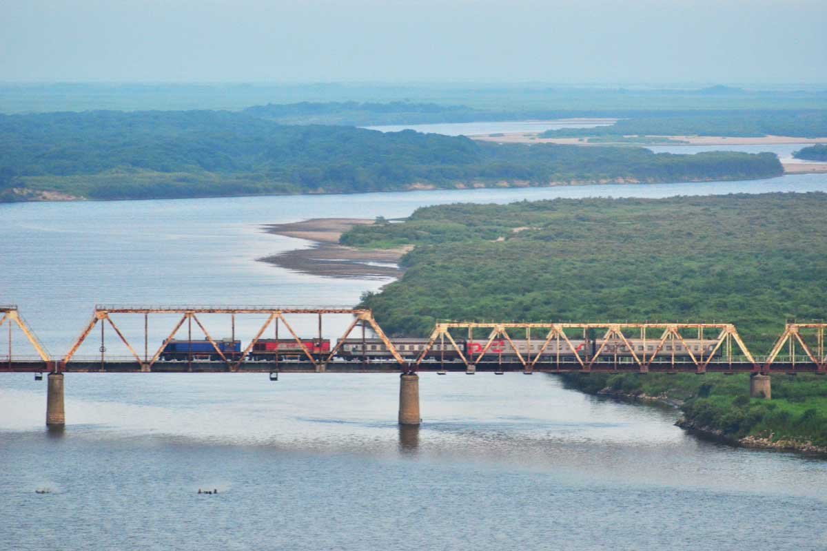 El Puente de la Amistad es el único cruce terrestre entre Rusia y Corea del Norte.