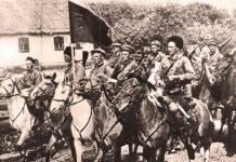Integrantes del EJÉRCITO NEGRO, guerrilleros con espíritu libertario unidos espontáneamente entre 1918 y 1921 para defender al campesinado ucraniano.