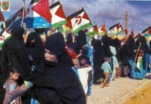 Manifestación de saharauis en una fotografía tomada en 1975.