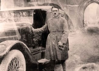 Hitler tras su salida de la cárcel de Landsberg, el 20 de diciembre de 1924, después del PUTSCH de Múnich.