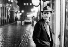 John Le Carré, maestro de las novela de espionaje, fotografiado en Londres en la década de 1960.