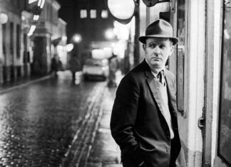 John Le Carré, maestro de las novela de espionaje, fotografiado en Londres en la década de 1960.