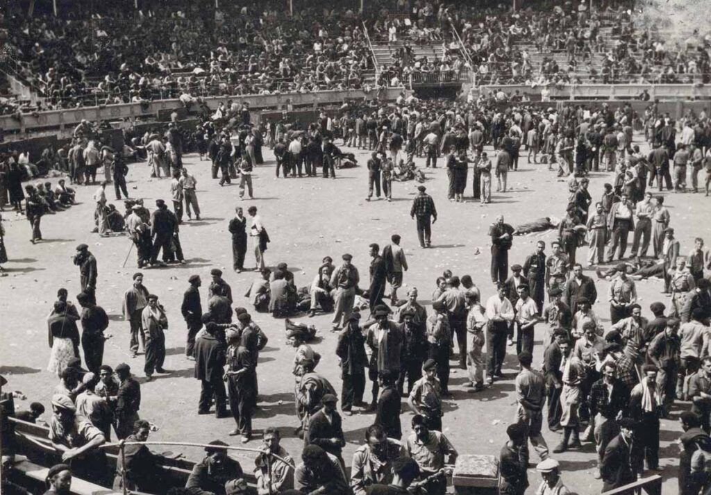 La plaza de toros de Santander fue utilizada como campo de concentración de agosto a octubre de 1937 y también durante unos meses en 1939. BNE.