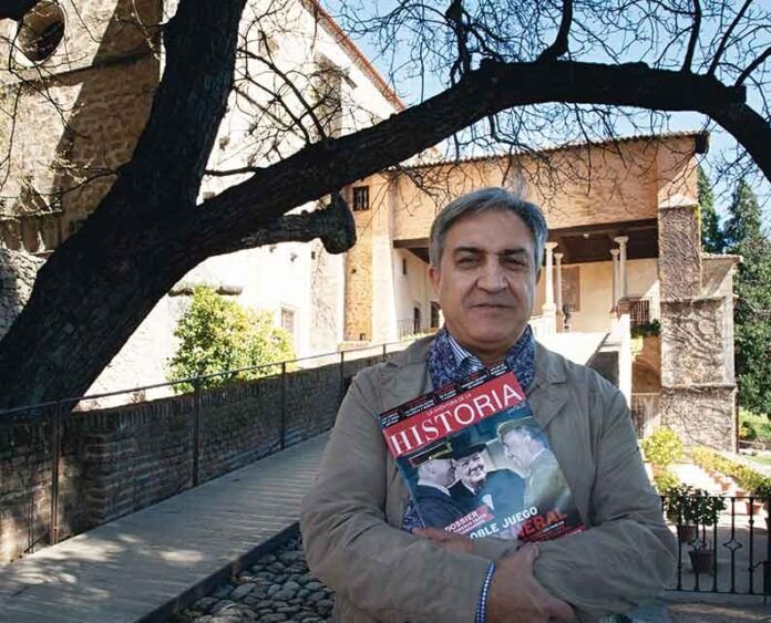 José Luis Corral en el Monasterio de Yuste. Foto: Carlos Ruiz B. K.