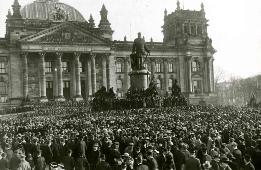 La República de Weimar • La Aventura de la Historia
