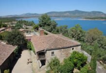 Granadilla se encuentra rodeada por las aguas del embalse de Gabriel y Galán.