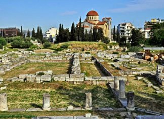 Cementerio ateniense de kerameikos, en el que han aparecido las tablillas dirigidas al Hades.