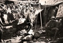 Campamento español en el norte de Marruecos con heridos tras los enfrentamientos con los rebeldes rifeños en 1921 en Annual, fotografía de Alfonso.