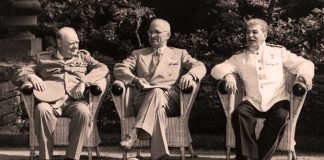 De izquierda a derecha, sentados, Churchill, Truman, presidente de EE UU y el líder soviético Stalin.