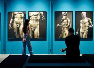 Cuatro de las imágenes sobre los bronces de Riace tomadas por el fotógrafo italiano Luigi Spina © Pepo Segura.