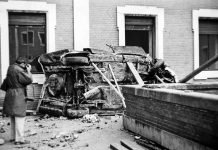 Estado en el que quedó el coche de Carrero Blanco tras la explosión.