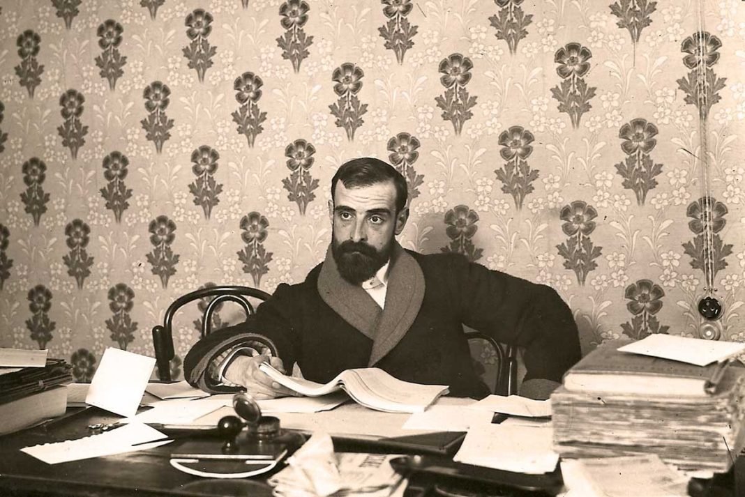 En la Guerra Civil Cambó financió, desde el exilio, los servicios de información y propaganda de los sublevados.
