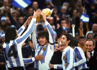 “Cuando salgan al pasto, no miren al palco. Miren a la grada: ahí está el pueblo”, decía Menotti a sus jugadores antes de los partidos del Mundial de 1978.