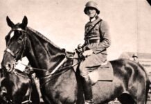 Stauffenberg en el Regimiento de Caballería en 1936.