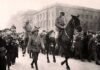 El general Lettow-Vorbeck en un desfile militar en Berlín en 1919, donde fue recibido como un héroe.