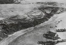 Vista aérea del desembarco de Alhucemas, en septiembre de 1925.
