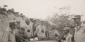 Las primeras tropas de la ONU celebran el histórico cruce del Paralelo 38, tras su incursión en territorio de Corea del Norte.