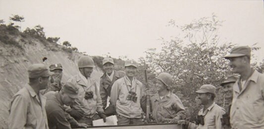 La guerra de Corea: Estados Unidos contra la China comunista Las primeras tropas de la ONU celebran el histórico cruce del Paralelo 38, tras su incursión en territorio de Corea del Norte.