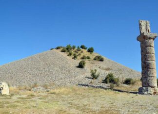 El túmulo de Karakuş