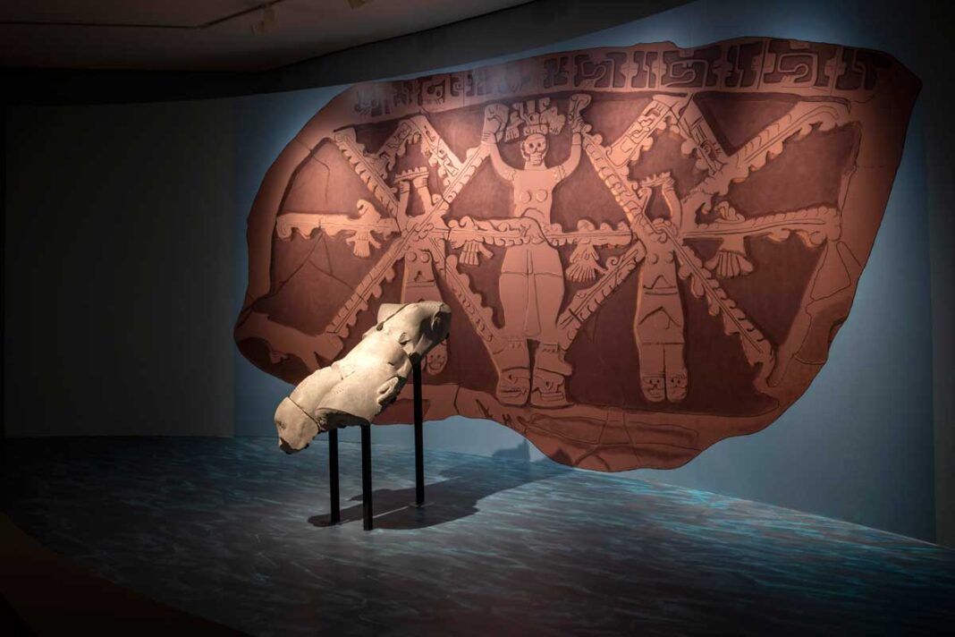 2025_FOTOS_EXPOSICIONES_La-mitad-del-mundo.-La-mujer-en-el-México-indígena-apertura La exposición sobre la cultura mexicana