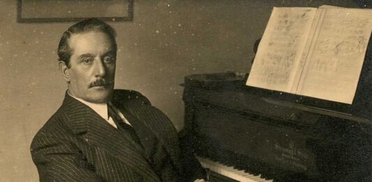 Retrato de Giacomo Puccini.