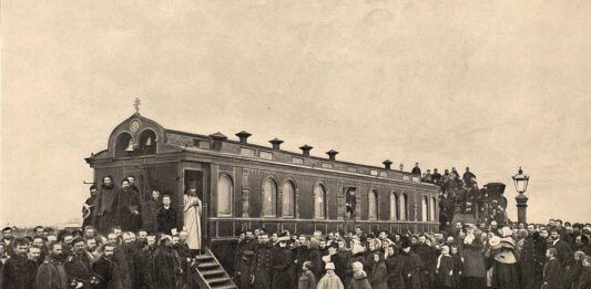 El Transiberiano sirvió a los zares para asentar la soberanía efectiva de San Petersburgo sobre el resto de territorios. Nicolás I y Alejandro II lo vislumbraron, pero fue Alejandro III, quien mejor lo entendió.