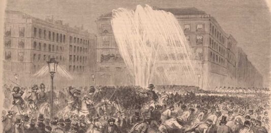 Aspecto de la Puerta del Sol durante los disturbios suscitados por los estudiantes en la tarde del 11 de abril.