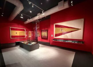 "La bandera que vino de la mar. Los colores que nos identifican" se exhibe en el Museo Naval hasta el 5 de abril