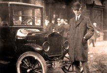 Henry Ford con un Ford Modelo T, Hotel Iroquois, Buffalo, NY, 1921.