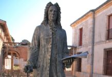 ESCULTURA de Juan Goyeneche (1656-1735), en Nuevo Baztán (Madrid).