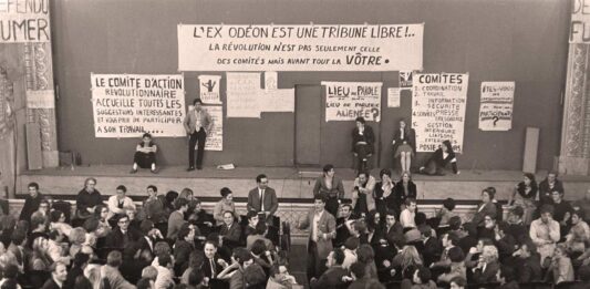 El Teatro Odeón de París, ocupado por estudiantes el 28 de mayo de 1968.