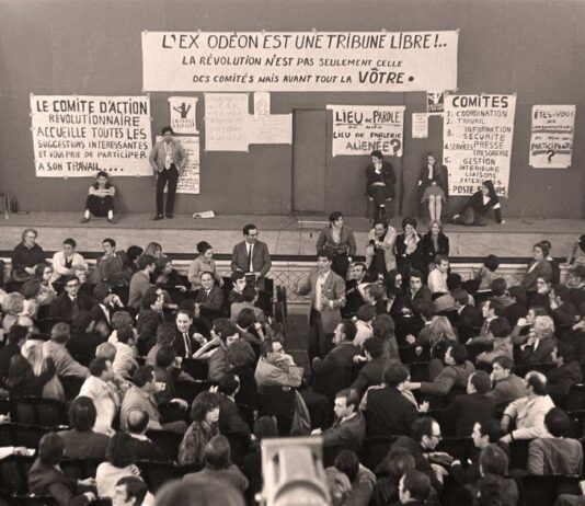 El Teatro Odeón de París, ocupado por estudiantes el 28 de mayo de 1968.