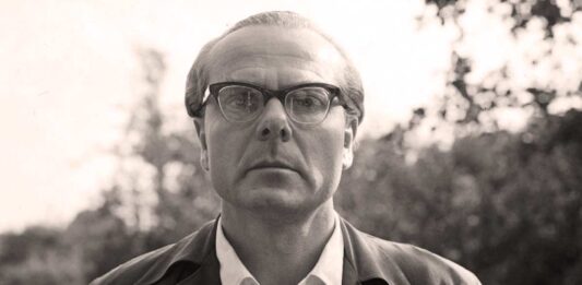 Arno Schmidt, una vida dedicada a la literatura Para escribir su obra magna, Arno Schmidt redactó cerca de 130.000 NOTAS