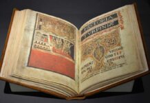 Un códice en honor del papa Calixto II LAS FABULOSAS ANDANZAS DE CARLOMAGNO en Hispania (página izquierda de la ilustración) son parte de los relatos que contiene el Códice, junto con los milagros atribuidos a Santiago el Mayor.