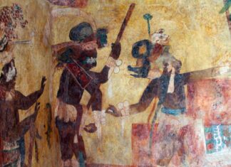 Pinturas ancestrales mayas en mítica zona arqueológica de Bonampak, Chiapas.