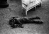 Tres días de julio de 1936 Soldado muerto en la plaza de Cataluña de Barcelona, durante los enfrentamientos en los primeros días de la guerra civil española.