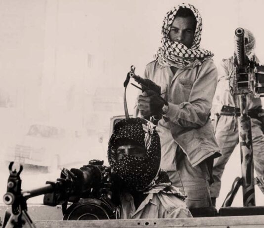 Septiembre negro en Oriente Próximo MILICIAS PALESTINAS patrullan por las calles de Ammán, capital de Jordania, el 4 de septiembre de 1970.