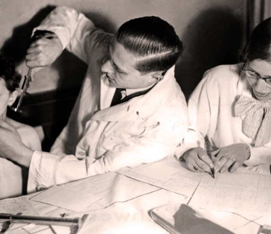 En 1929 Hitler ya hablaba de eugenesia radical para la “fuerza étnica”, a “no mantener a los débiles a costa de los sanos” y de “eliminar a los discapacitados”, por la carga económica y la inutilidad de los programas de asistencia.
